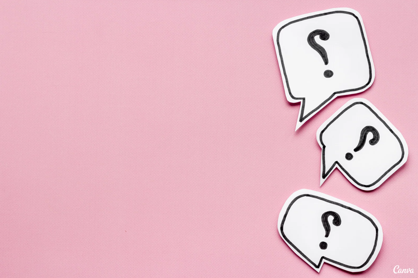 udklippede talebobler med spørgsmålstegn på en lyserød baggrund, kontakt os 